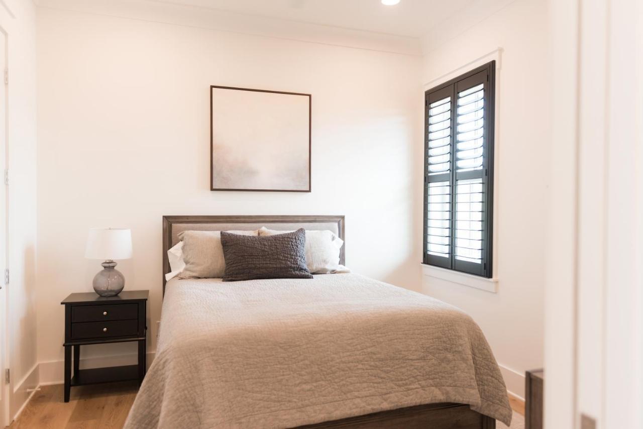 Queen Room with Shared Bathroom